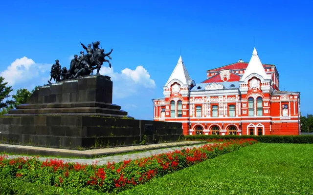 Памятник Чапаева